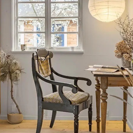2 Bedroom Stunning In Nykobing Sj Feriehus *